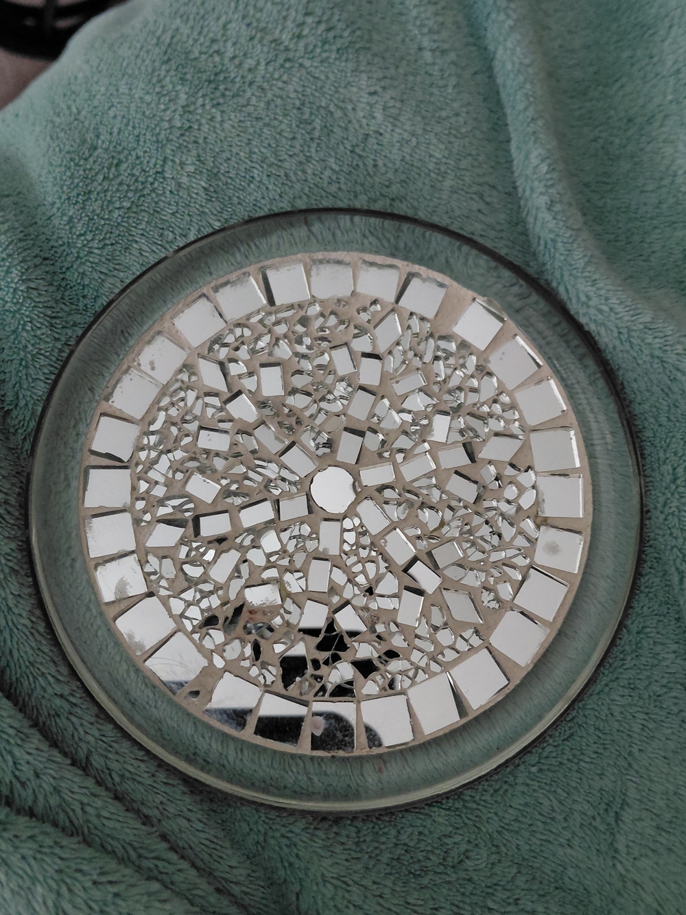Decorative Silver Mosaic Glass Accent Plate - White/Silver